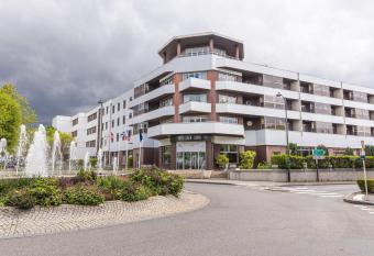 H  tel Savoie L  man has Balcony rooms