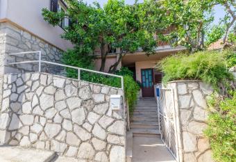 Rooms Roza has Balcony rooms