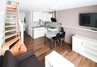 Neckarzeit allows 18 year olds to book a room