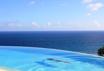 Private Villa @ the Hi-End Resort has rooms with a private hot tub