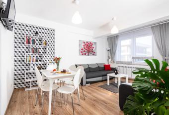 Apartamenty Niko has Balcony rooms