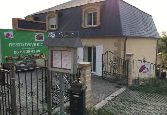 Orchidee Rose has Balcony rooms