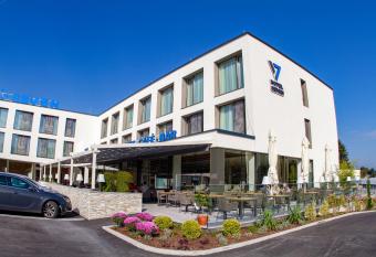 Hotel Seven allows 18 year olds to book a room