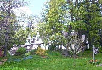 Whistler's Inn has Balcony rooms