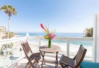 Capri Laguna has Balcony rooms