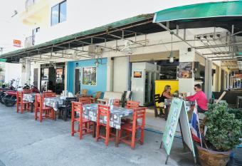 Pineapple Guesthouse has Balcony rooms