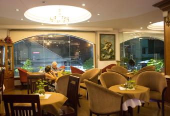 Hoa Phat Hotel & Apartment has Smoking/Balcony rooms