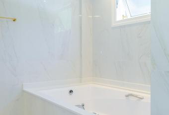 Villa do Vale Boutique Hotel has rooms with a private hot tub