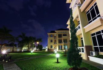 Jinhold Service Apartment allows 18 year olds to book a room