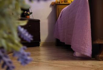 Casa Vacanze Stintino ROSA SPE allows 18 year olds to book a room