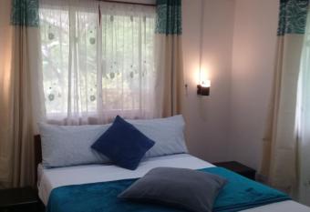 Agnes Cottage allows 18 year olds to book a room