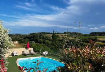 H  tel Restaurant La Bergerie has Balcony rooms