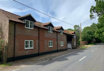 Fornham Guest House has Balcony rooms