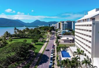 Cairns Harbourside Hotel has Balcony rooms