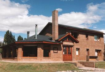 Hosteria Miyazato Inn allows 18 year olds to book a room