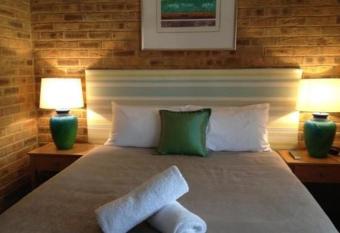 Hawks Nest Motel allows 18 year olds to book a room