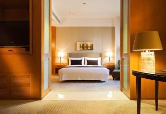 Ambassador Hotel Hsinchu allows 18 year olds to book a room