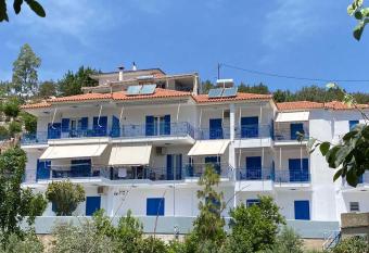 Matina Studios - Tyros has Balcony rooms