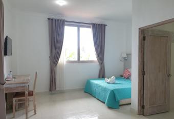 At The Beach Candidasa has rooms with a private hot tub