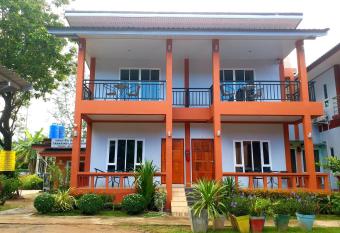 Tamarind Lanta Resort has Balcony rooms