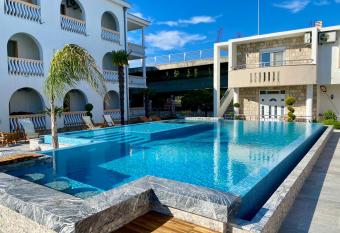 Blue Star Apartments has Balcony rooms
