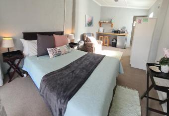 Cottage on Ilchester allows 18 year olds to book a room