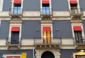 Corte dei medici - Palace allows 18 year olds to book a room