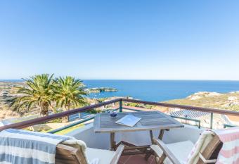 Pela Mare Hotel allows 18 year olds to book a room