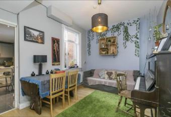 Big Yellow Door in Queens Quarter allows 18 year olds to book a room