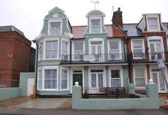 Victoria Villa Guesthouse allows 18 year olds to book a room