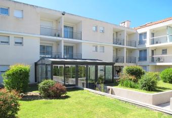 Odalys City Aix en Provence Le Clos de la Chartreuse has Balcony rooms