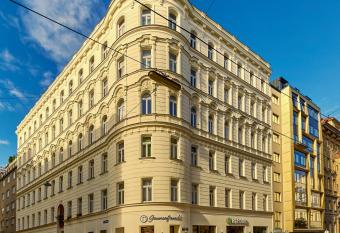 H+ Hotel Wien has Balcony rooms