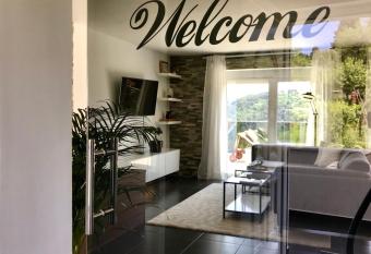 Apartment The View has rooms with a private hot tub