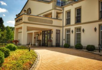 Parkhotel Surenburg has Balcony rooms