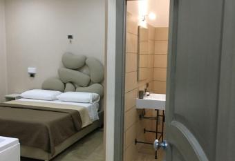 B&B Alloggio Maria has rooms with a private hot tub