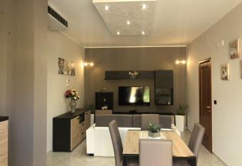 Gio s house allows 18 year olds to book a room