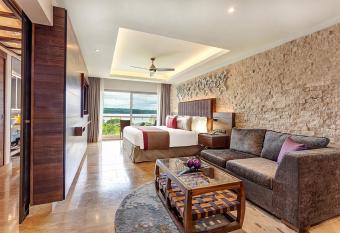 Planet Hollywood Costa Rica, An Autograph Collection All-Inclusive Resort allows 18 year olds to book a room