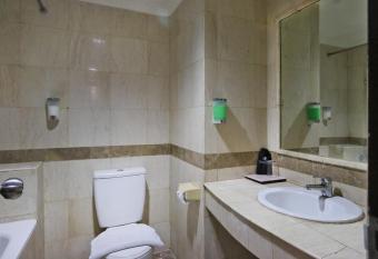 Hotel Kaisar has Balcony rooms