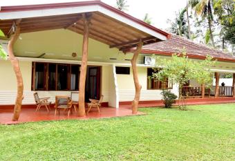 Villa Polhena has Smoking rooms