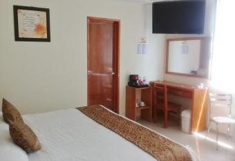 Hotel Se  orial Tlaxcala has rooms with a private hot tub