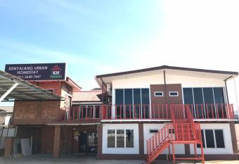 Kenyalang Urban Homestay has Balcony rooms