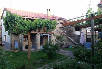 Labor istrska hi  ka has Smoking/Balcony rooms