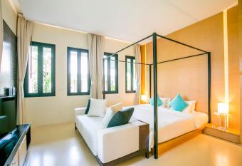 The Anda Mani Khaolak Beachfront Villas allows 18 year olds to book a room