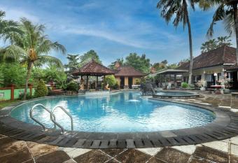 Dewi Sinta Hotel and Restaurant has Balcony rooms