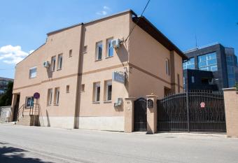 Casa Alexandra allows 18 year olds to book a room