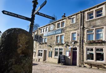 The Fleece Inn allows 18 year olds to book a room