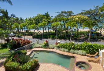 On The Beach Apartments has Balcony rooms