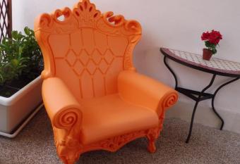 Maiolica guest house,a delicious studio allows 18 year olds to book a room