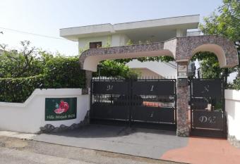 Villa Miriade B&b has Balcony rooms