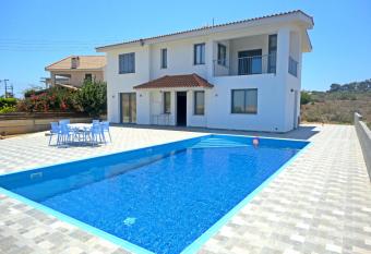 Hilltop Villa Protaras has Balcony rooms
